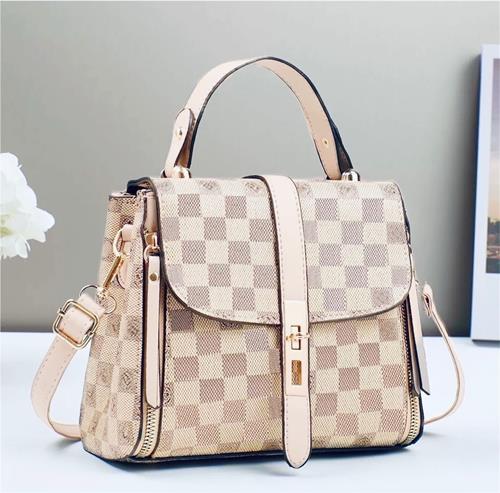 "Louis Vuitton Crossbody bag – Bold Luxury, Effortless Style"