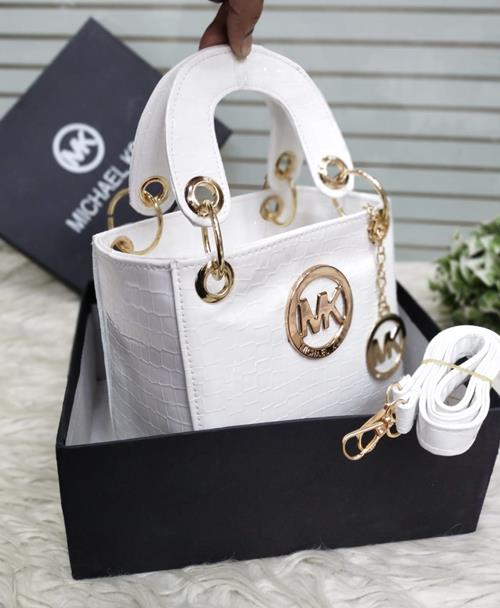  "Michael Kors – Pure Elegance, Timeless Style!"