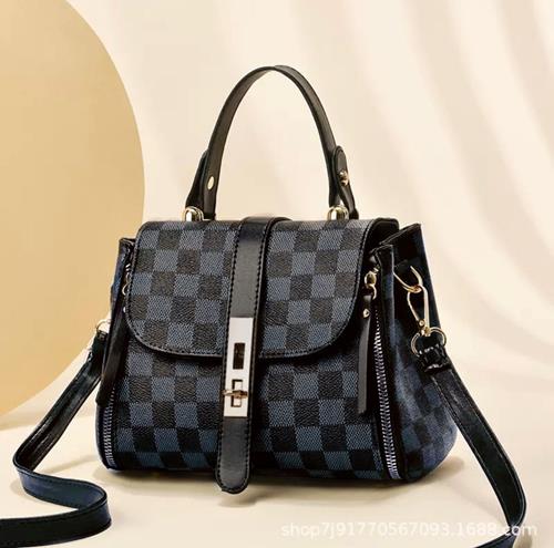 "Louis Vuitton Crossbody bag – Elegant Style